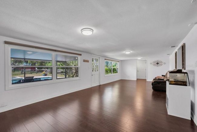 11015 S County Road 39, House other with 4 bedrooms, 2 bathrooms and null parking in Lithia FL | Image 12