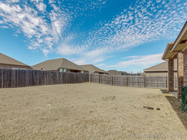 13 Evermore Ln, House other with 3 bedrooms, 2 bathrooms and null parking in Yukon OK | Image 42