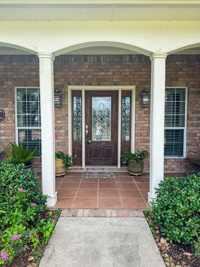 Beautiful tile porch at the grand entry! | Image 3