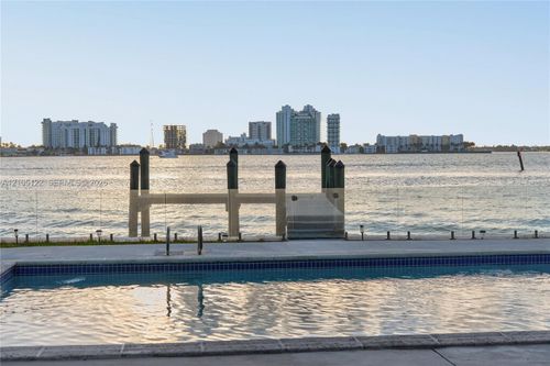 1-1101 S Shore Dr, Miami Beach, FL, 33141-2415 | Card Image