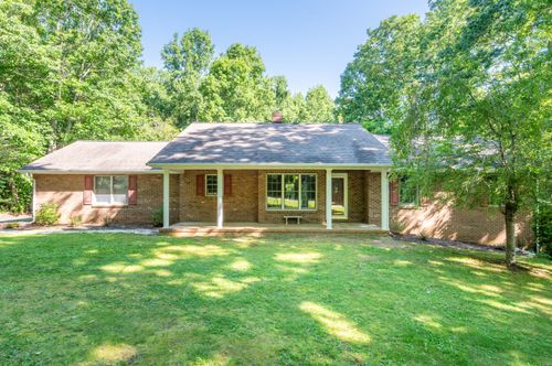 145 White Oak Dr Se, Floyd, VA, 24091-3991 | Card Image