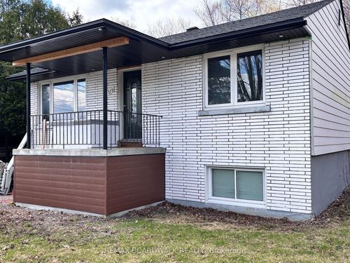 379 St-Denis St, Vanier, ON, K1L5H8 | Card Image