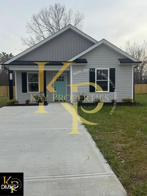 510 Crump St, Smithfield, NC, 27577-4308 | Card Image