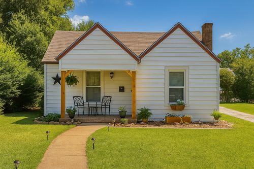 1324 4th St, Graham, TX, 76450-3316 | Card Image