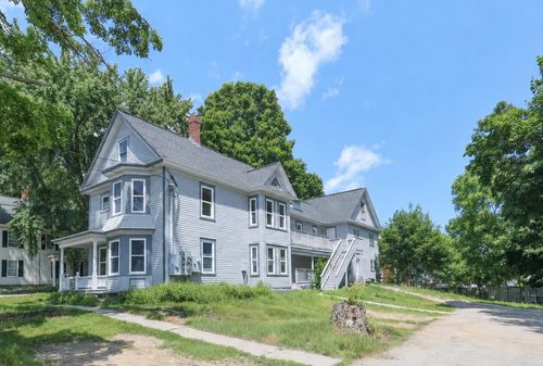 32 Hall Ave, Henniker, NH, 03242-3430 | Card Image
