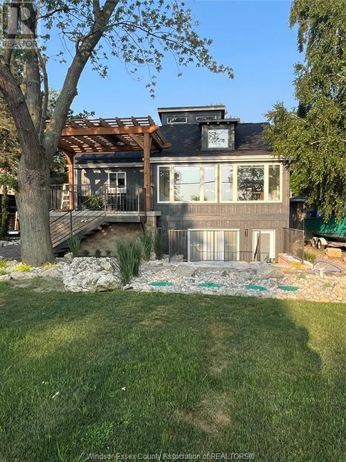 947 Front Rd S, Amherstburg, ON, N9V2M4 | Card Image
