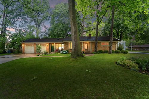 2450 W Wingate Avenue, Glendale, WI, 53209 | Card Image