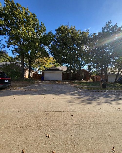 108 Yosemite Dr, Mansfield, TX, 76063-8006 | Card Image