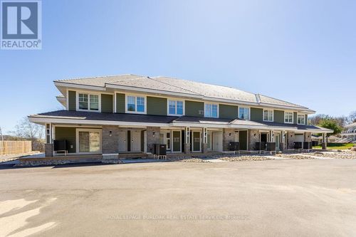 btv-105-1869 Muskoka Rd 118 W, Muskoka Lakes, ON, P1L1W8 | Card Image