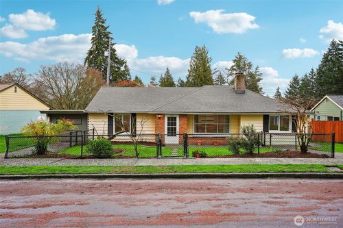 15314 Interlake Ave N, Shoreline, WA, 98133-6244 | Card Image