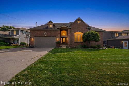 395 Indianwood Rd, Lake Orion, MI, 48362-1514 | Card Image