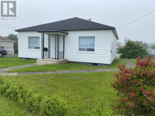 83 West St, Stephenville, NL, A2N1E6 | Card Image