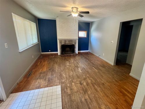 2713 Alpha Way, Flint, MI, 48506-1832 | Card Image