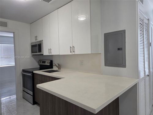 apt-1-1646 Nw 1st Pl, Miami, FL, 33136-1917 | Card Image