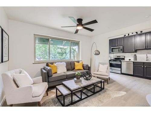 20-2100 N Franklin St, Denver, CO, 80205-5361 | Card Image