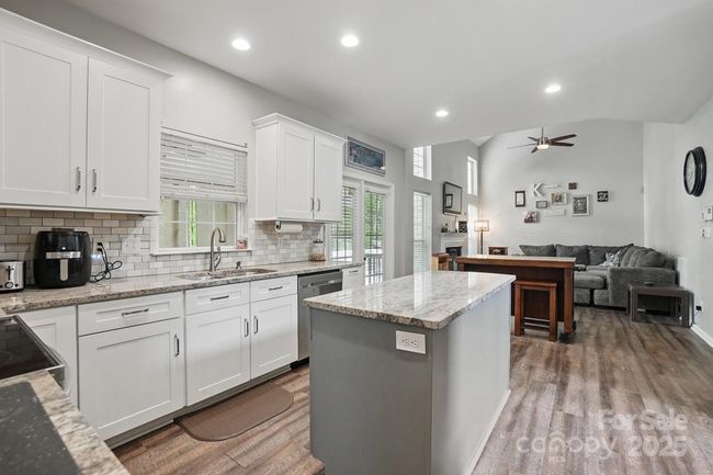 6501 Harburn Forest Dr, House other with 4 bedrooms, 4 bathrooms and null parking in Charlotte NC | Image 8