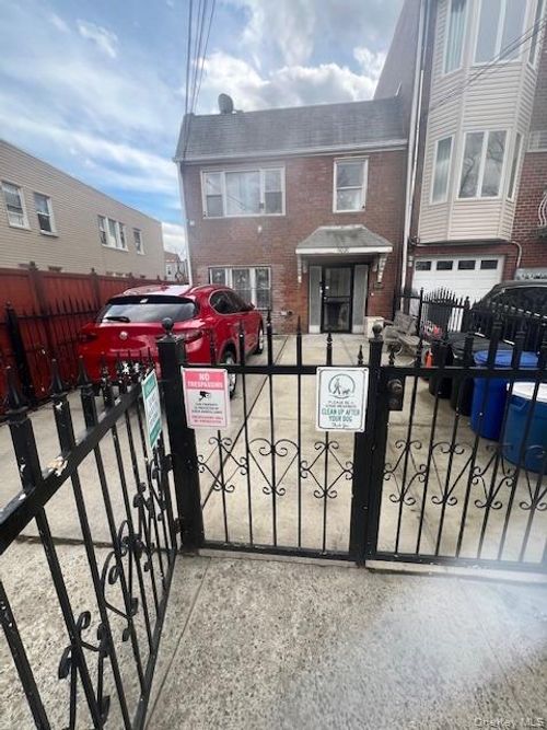 6020 Saint Felix Ave, Glendale, NY, 11385-1001 | Card Image