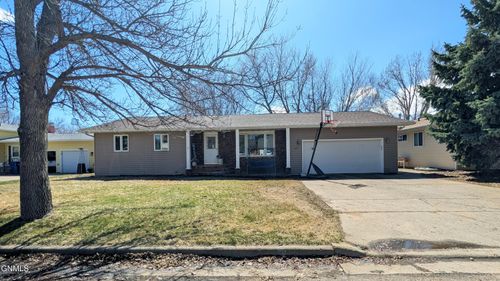207 10th Street Nw, Beulah, ND, 58523 | Card Image
