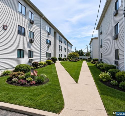 250 Grant Ave, Lyndhurst, NJ, 07071-1927 | Card Image