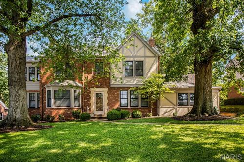 27 Thorndell Dr, Richmond Heights, MO, 63117-1037 | Card Image