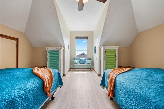 2757 Gulfview Ln, House other with 3 bedrooms, 3 bathrooms and 1 parking in Crystal Beach TX | Image 37
