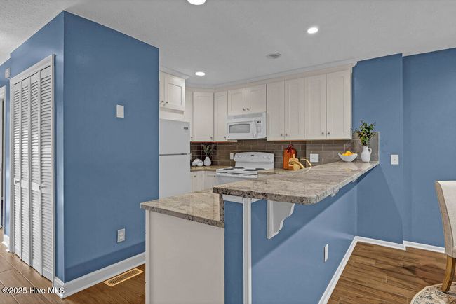 2403 - 2403 Surfrider Cir, Condo with 3 bedrooms, 2 bathrooms and null parking in Kure Beach NC | Image 6