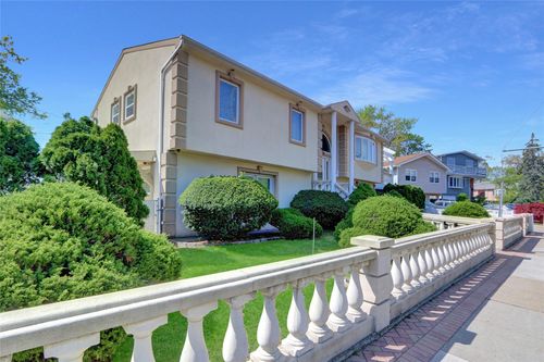 330 Bayville Ave, Bayville, NY, 11709-1645 | Card Image