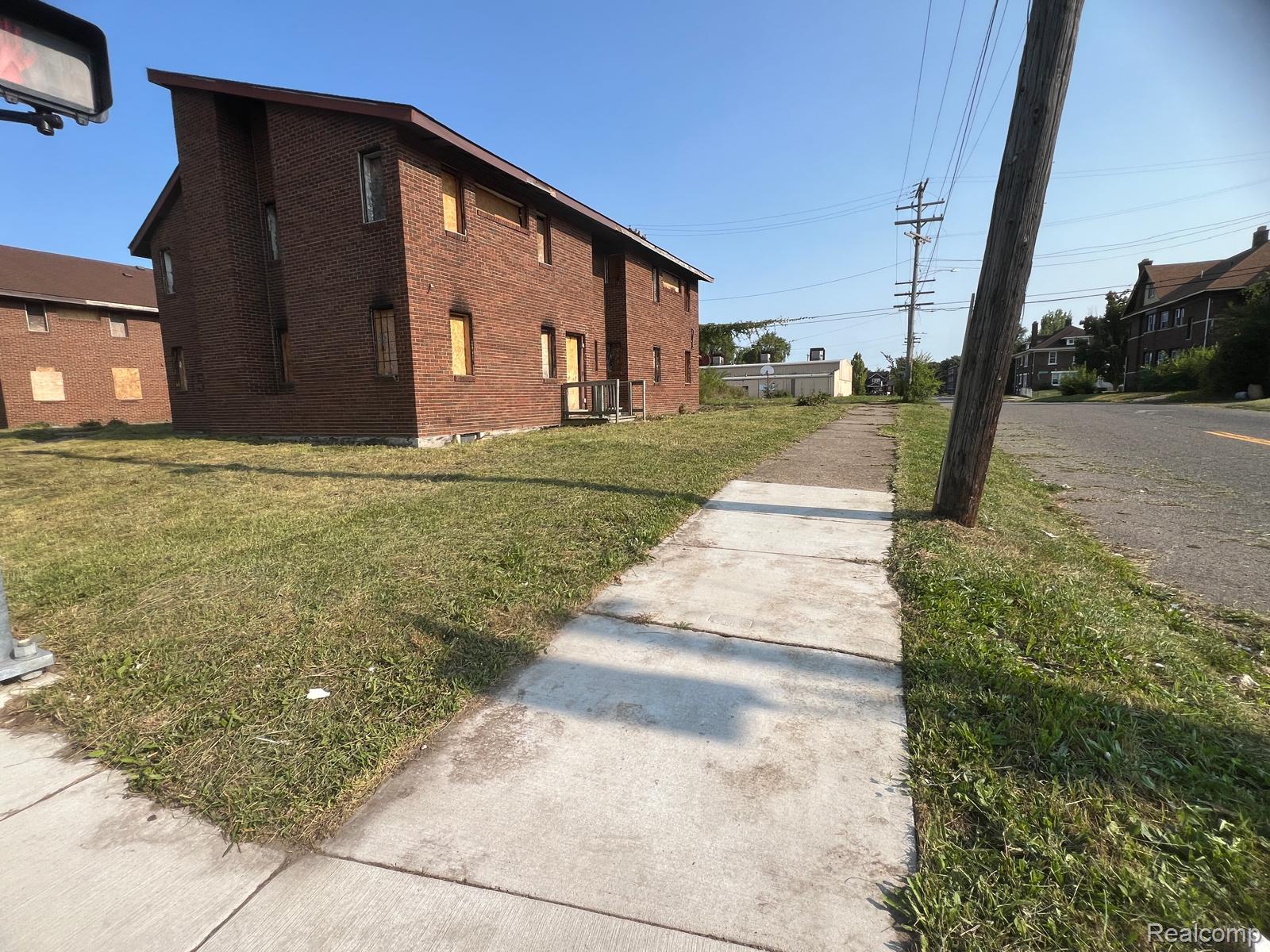 Commercial Sale in Detroit 3