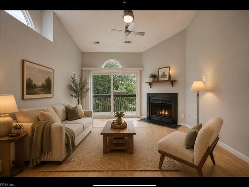 449 E Lake Cir, Chesapeake, VA, 23322-8320 | Card Image