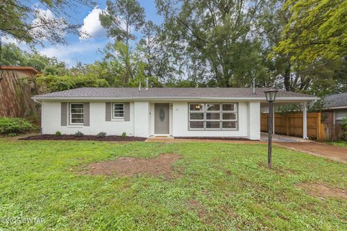 568 Westmoreland Pl, Jackson, TN, 38301-4768 | Card Image