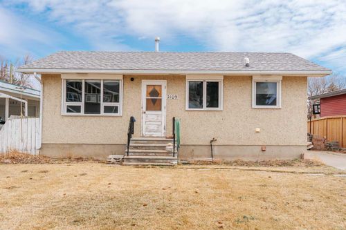 2109 18 St, Coaldale, AB, T1M1G2 | Card Image