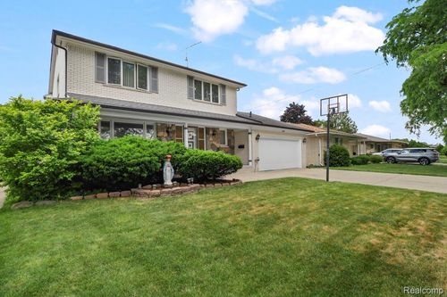 26449 Haverhill Dr, Warren, MI, 48091-1121 | Card Image