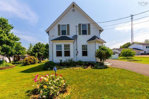 102 Lawrencetown Lane, Lawrencetown, NS, B0S1M0 | Card Image