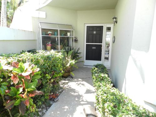 9198 Heathridge Dr, West Palm Beach, FL, 33411-1871 | Card Image