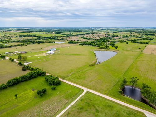 385 J B Vandiver Loop, Moody, TX, 76557-3743 | Card Image