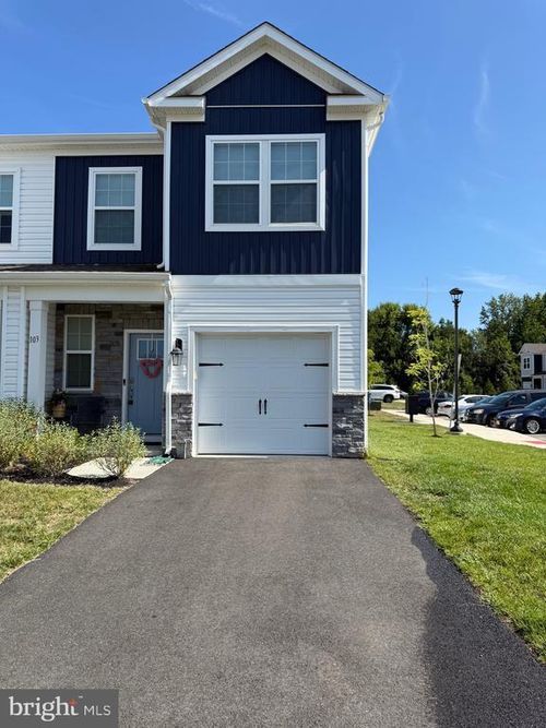 103 Alexander Way, Westampton, NJ, 08060-5423 | Card Image