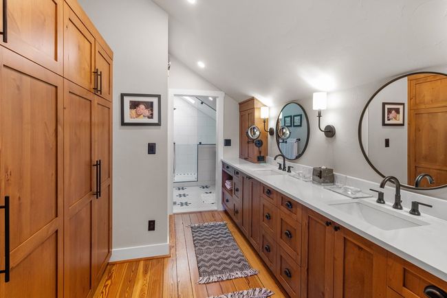 125 W San Antonio St, Home with 2 bedrooms, 3 bathrooms and 2 parking in Fredericksburg TX | Image 19