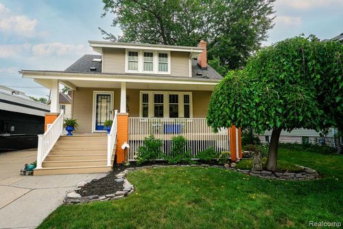 545 Eureka Rd, Wyandotte, MI, 48192-5708 | Card Image