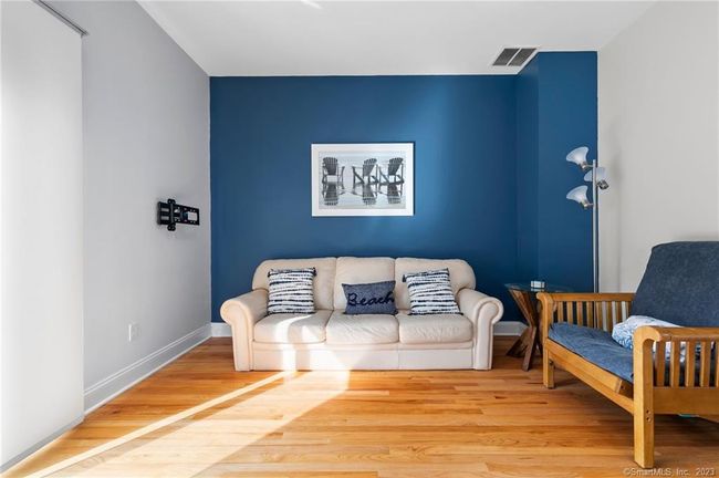 Living Room | Image 16