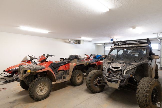 View of garage | Image 41