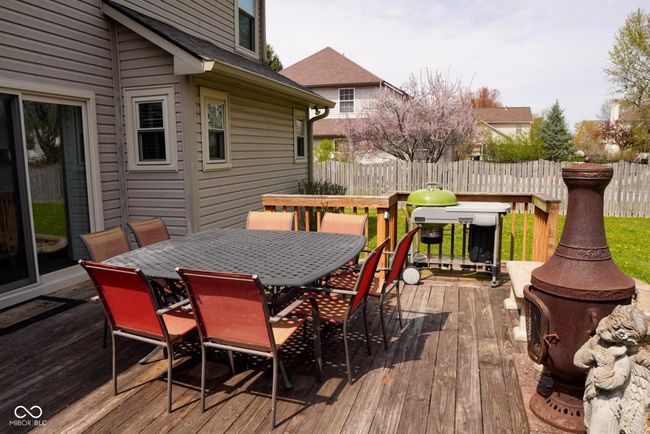 outdoor dining area | Image 29