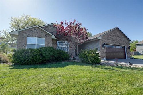 991 Moore Pl, Odessa, MO, 64076-3500 | Card Image