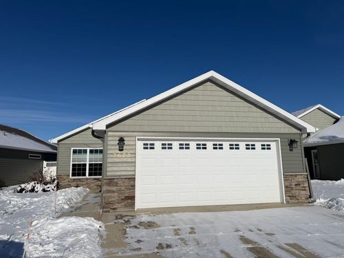2672 Whispering Creek Cir S, Fargo, ND, 58104-6411 | Card Image