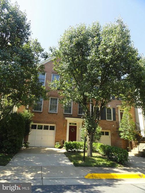 2050 Meadow Springs Dr, VIENNA, VA, 22182-3771 | Card Image