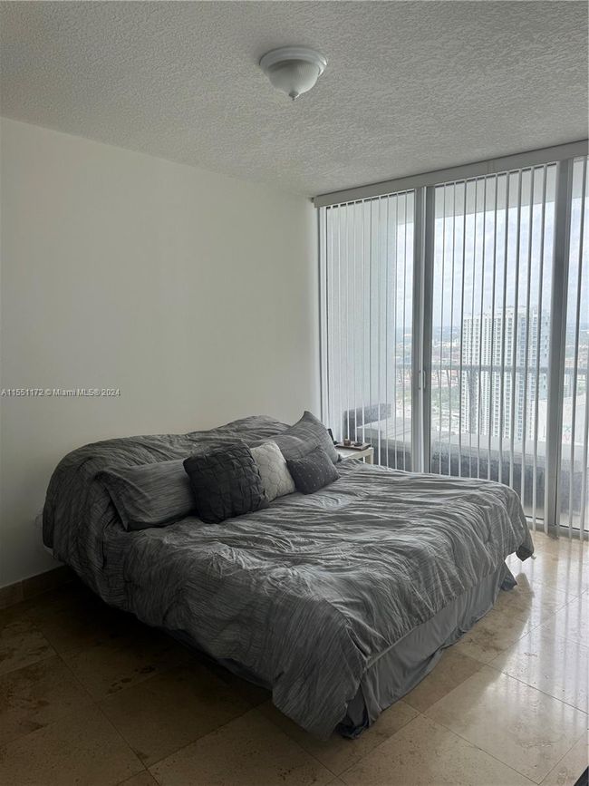 APT-4109 - 1750 N Bayshore Dr, Condo with 1 bedrooms, 1 bathrooms and null parking in Miami FL | Image 6