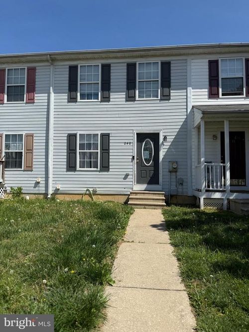 240 Douglas St, Elkton, MD, 21921-5700 | Card Image