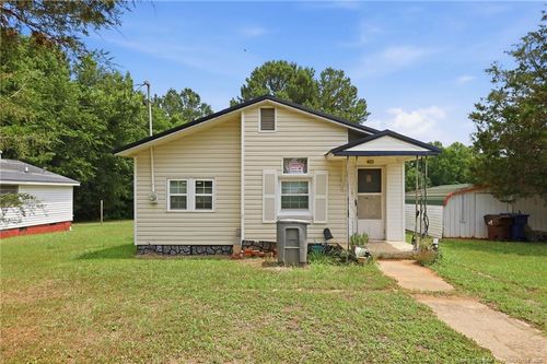 623-627 San Lee Dr, Sanford, NC, 27330-9065 | Card Image