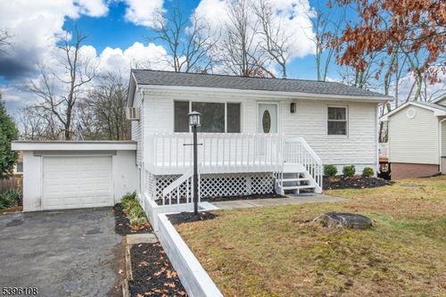 315 Santa Fe Trl, Hopatcong, NJ, 07843-1290 | Card Image