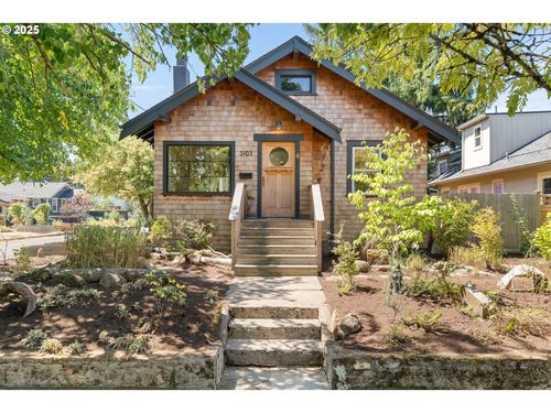 3103 Ne 71st Ave, Portland, OR, 97213-5803 | Card Image