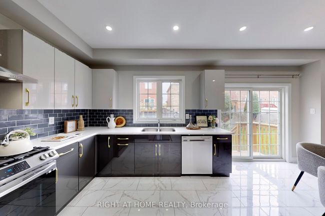 19 Creedon Cres, House other with 5 bedrooms, 4 bathrooms and 2 parking in Ajax ON | Image 18